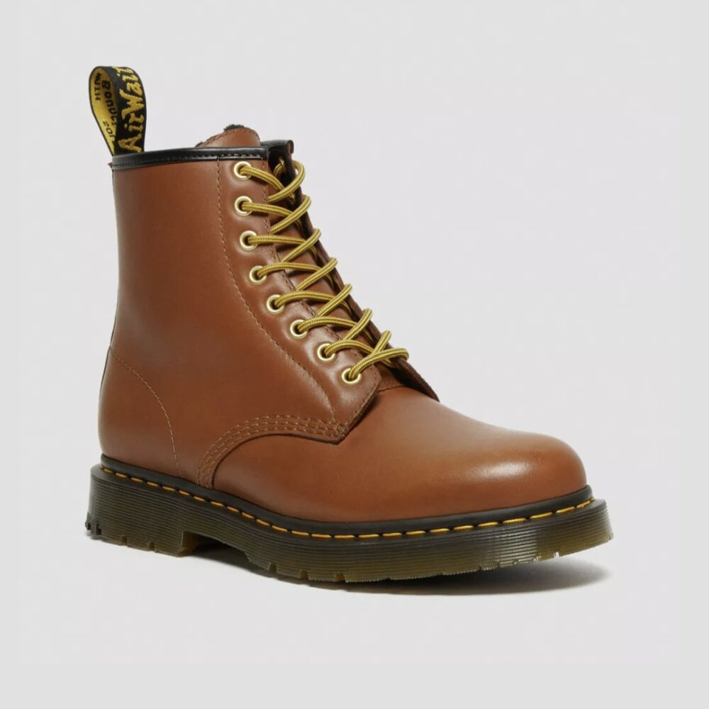1460 Dr. Martens Wintergrip Leather Lace Up Boots - Unisex Size 5M or 6W